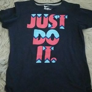 Nike shorts sleeve tee